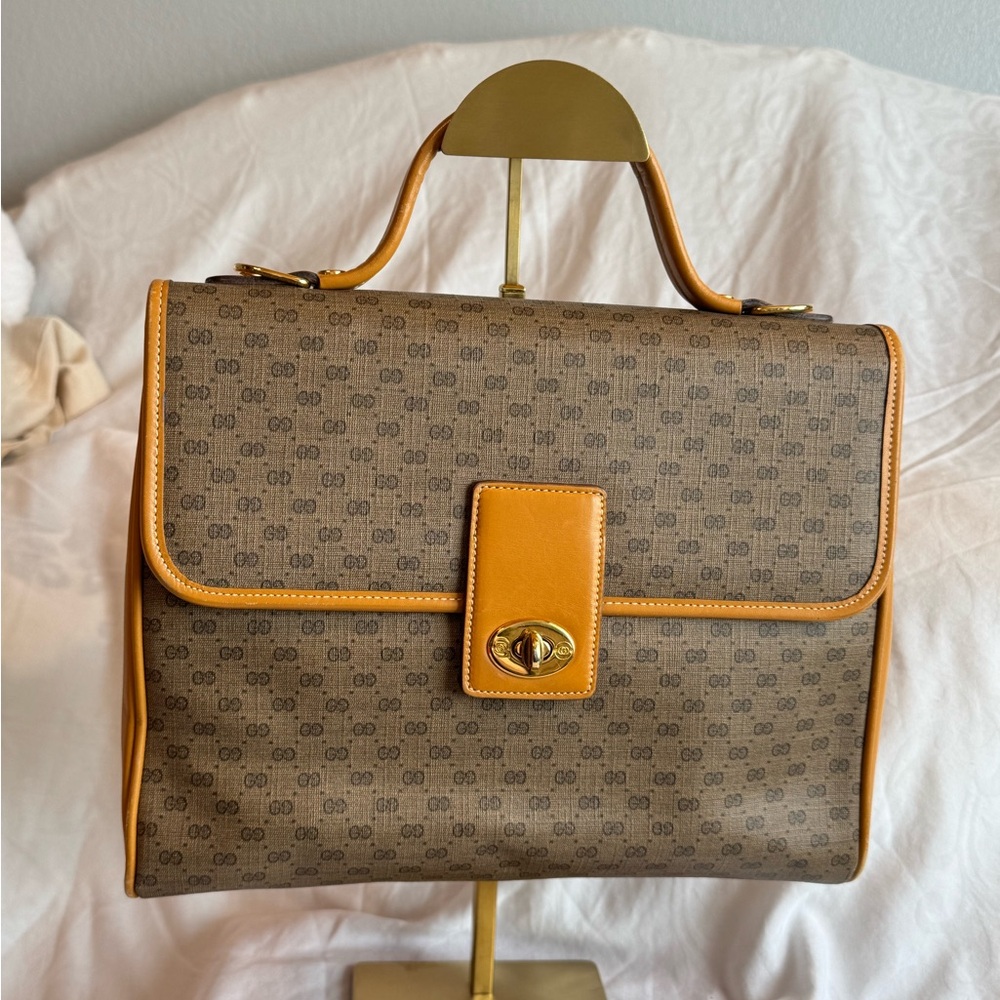 - Vintage Gucci Micro GG Top Handle Turnlock